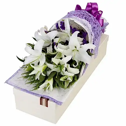 18 White Lilies in Luxury Box
