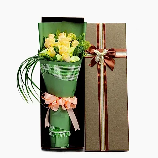 11 Champagne Roses in Luxury Box