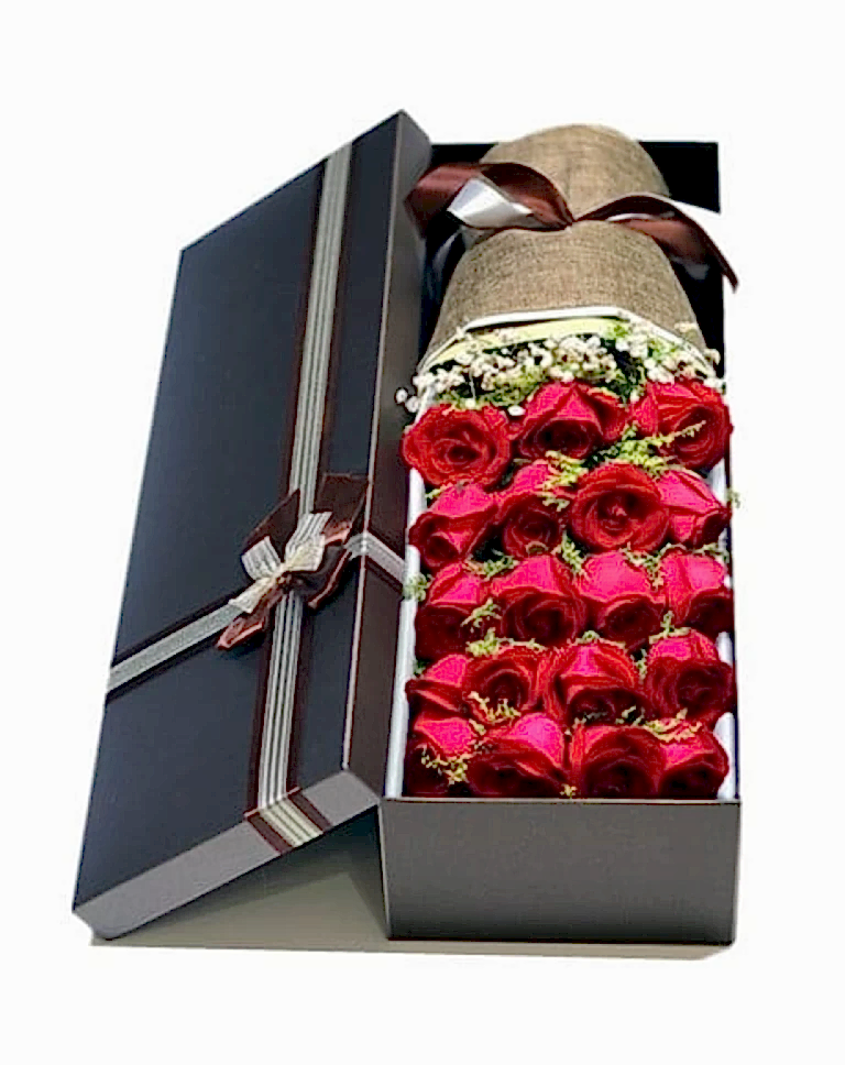 19 Red Roses in Luxury Boxa
